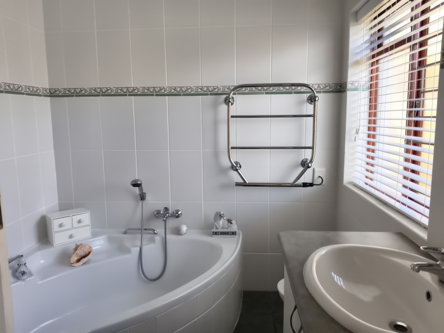 3 Bedroom Property for Sale in The Island Western Cape